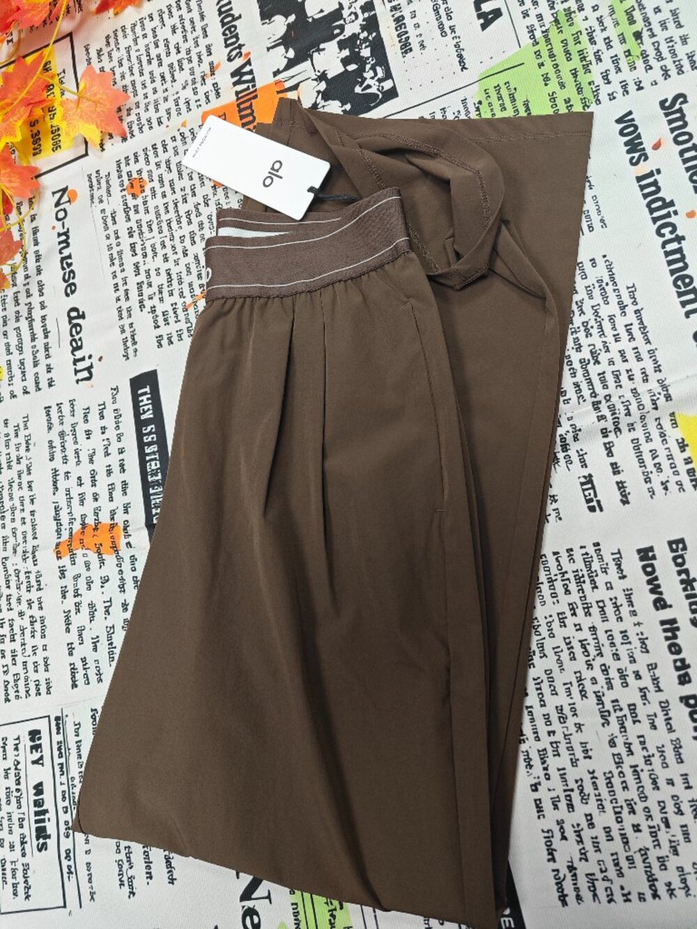 Brand New🥨ALO Yoga Suit Up Trousers Espresso Brown | Regular 30“ - Picture 7 of 7